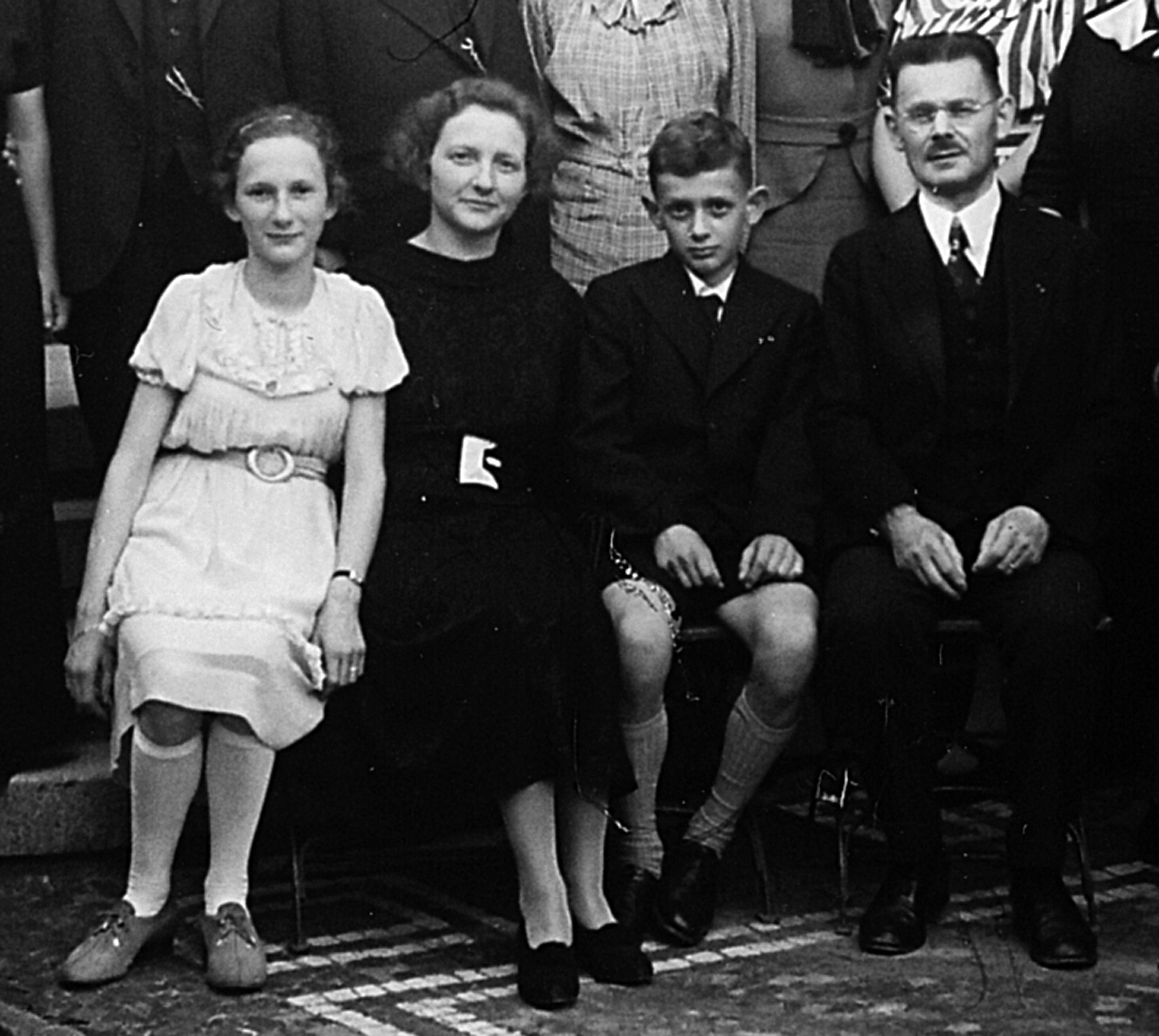 Die Familie Bernheim 1937 anlässlich der Bat Mitzwa von Doris und der Bar Mitzwa von Hans Bernheim.