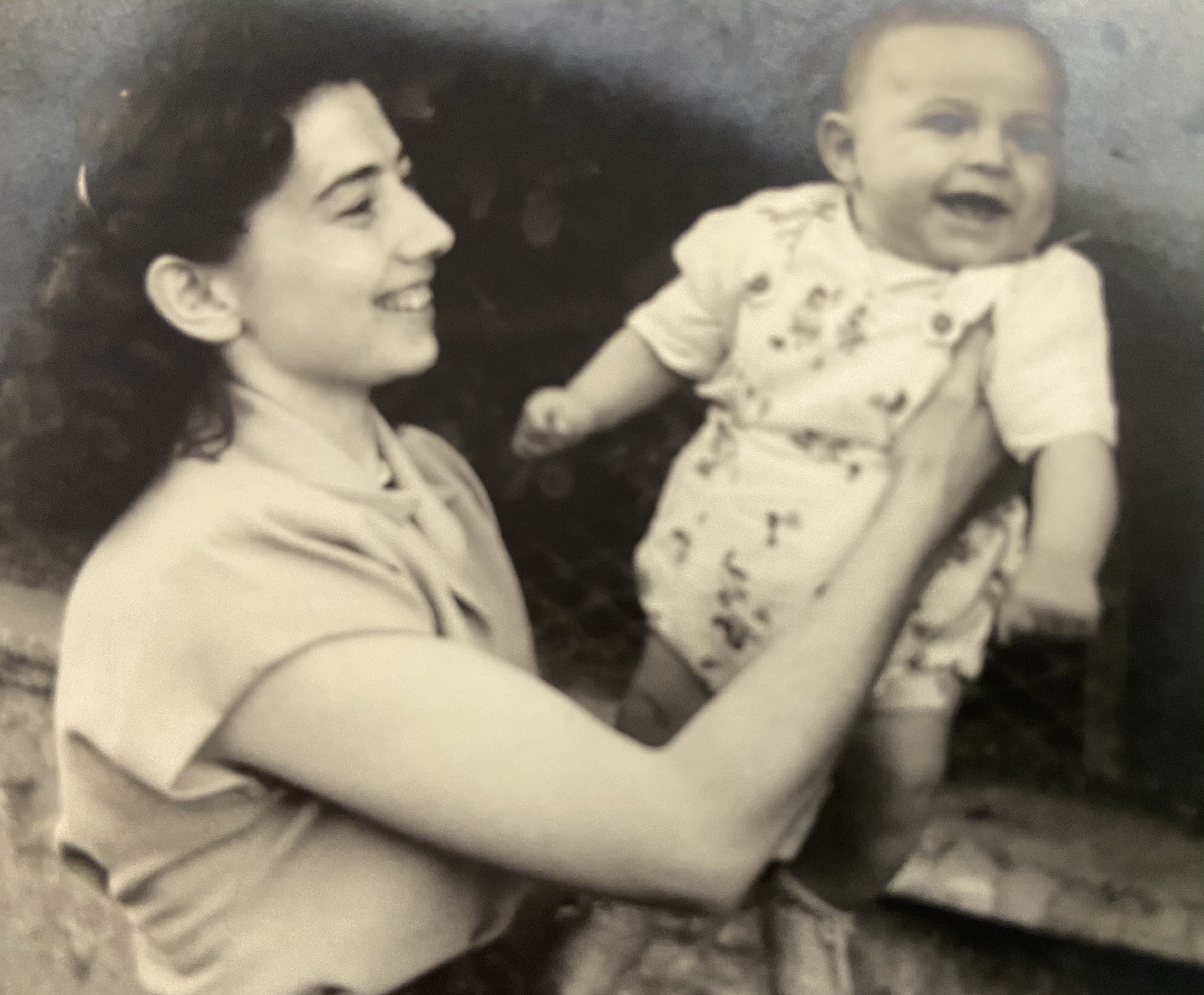 Esther Kahn with her young son Shimon during the preparations for immigration to Eretz Israel with the kibbutz movement, 1947.