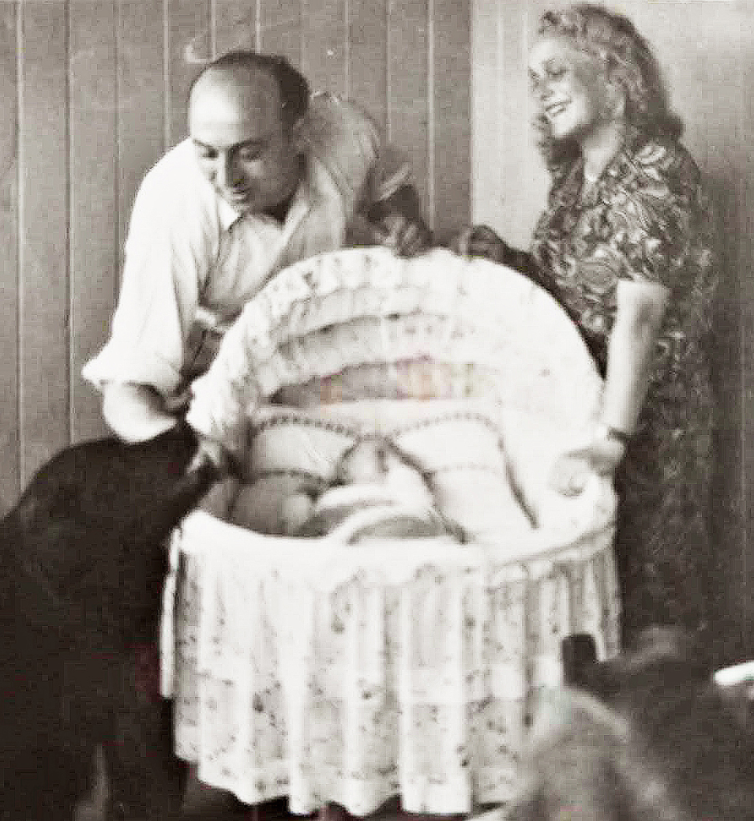 Die junge Familie mit Hund Arno.