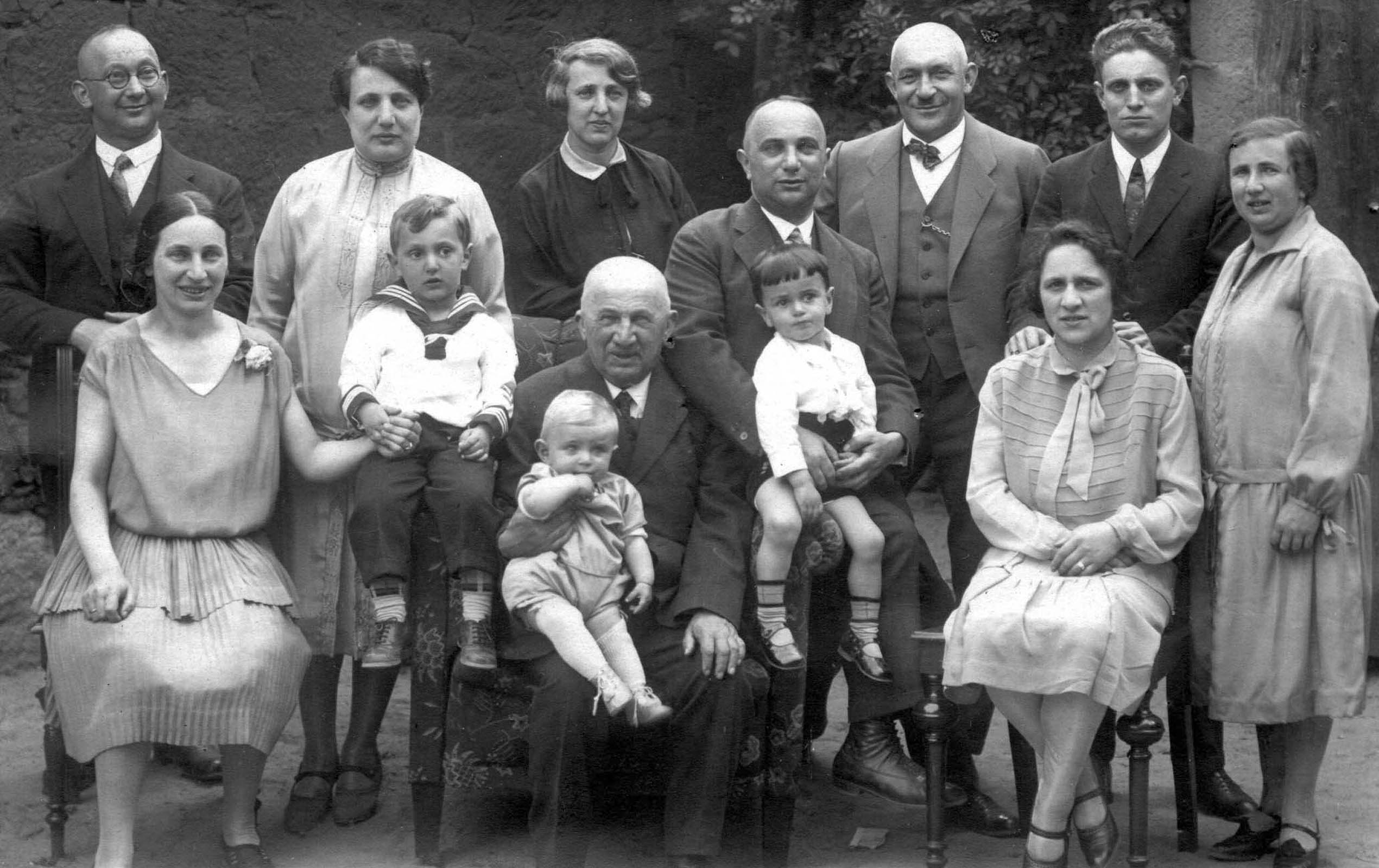 On the 70th birthday of Jakob Fröhlich's grandfather Simon Münz he’s sitting on his lap.