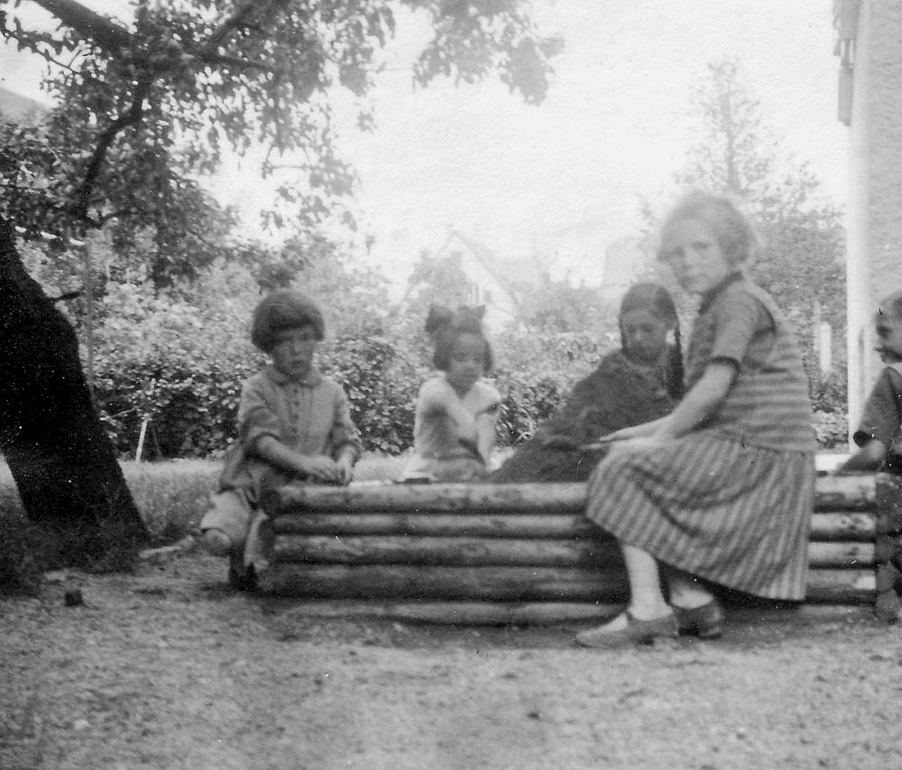 Lilian mit Freundinnen.