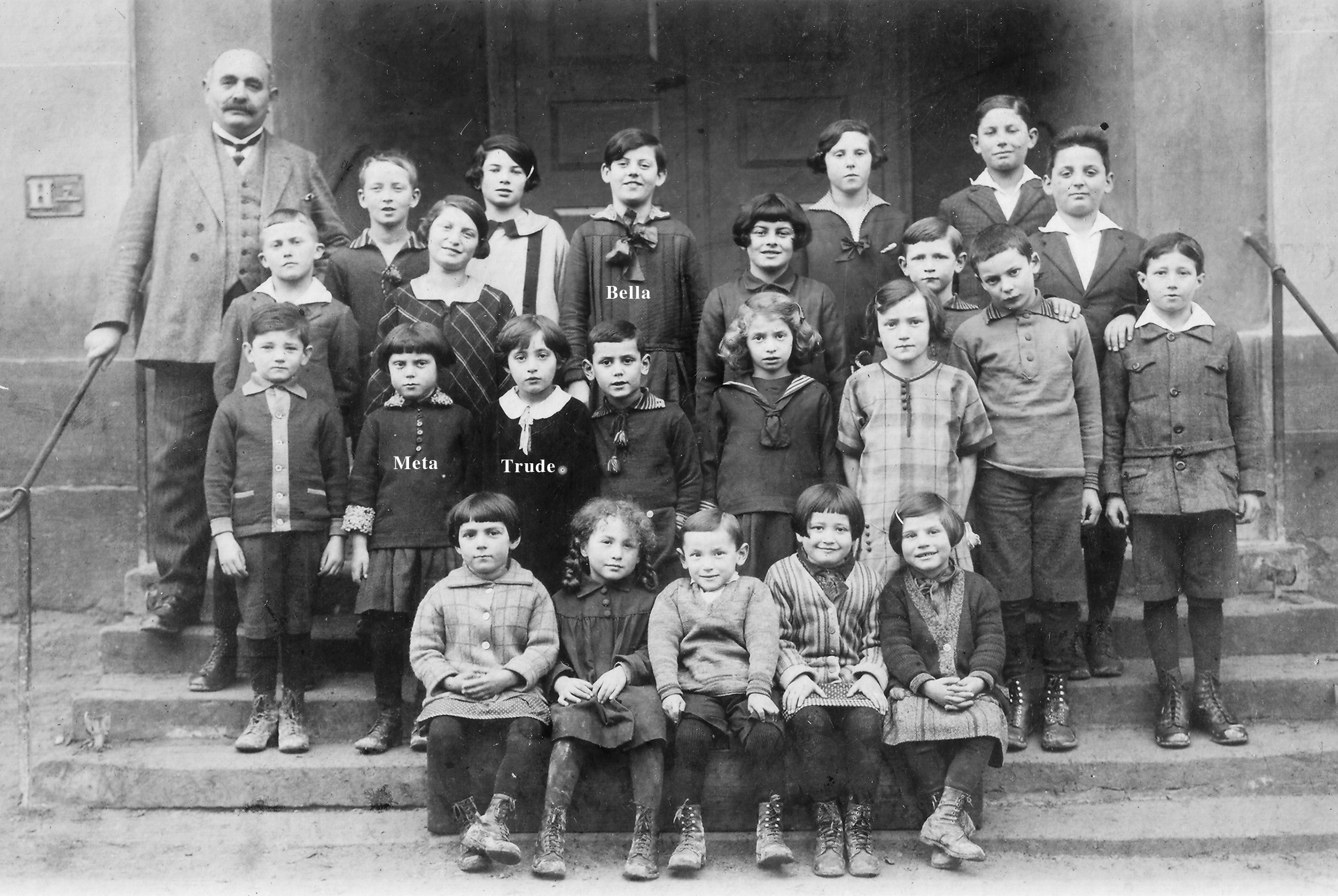Rexingen Jewish elementary school, 1928.