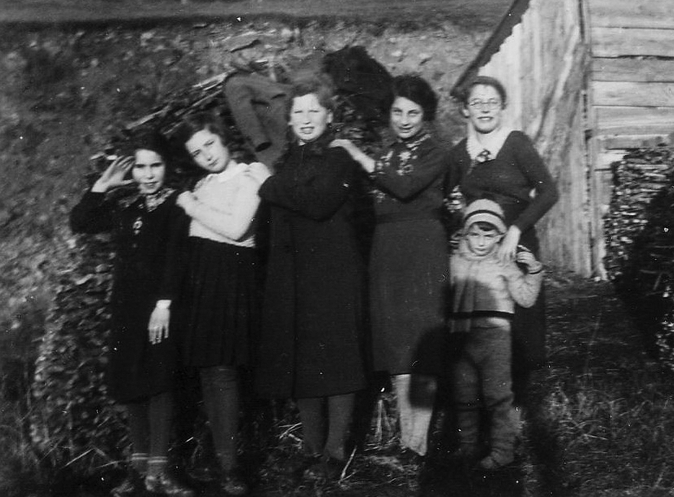 Trude with Jewish girl friends in Rexingen, about 1936.