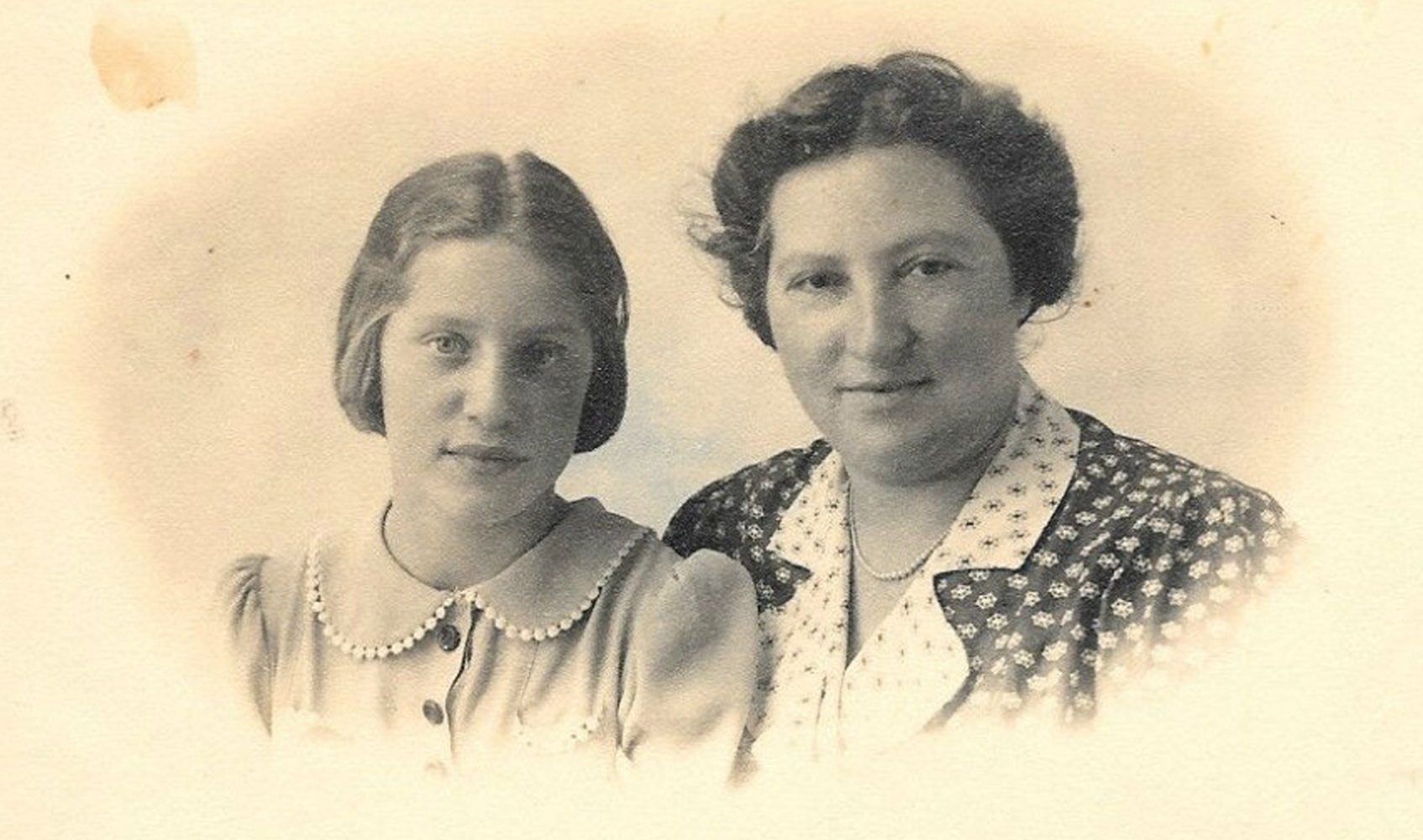 Vardit Meir and her mother Martha Heymans.