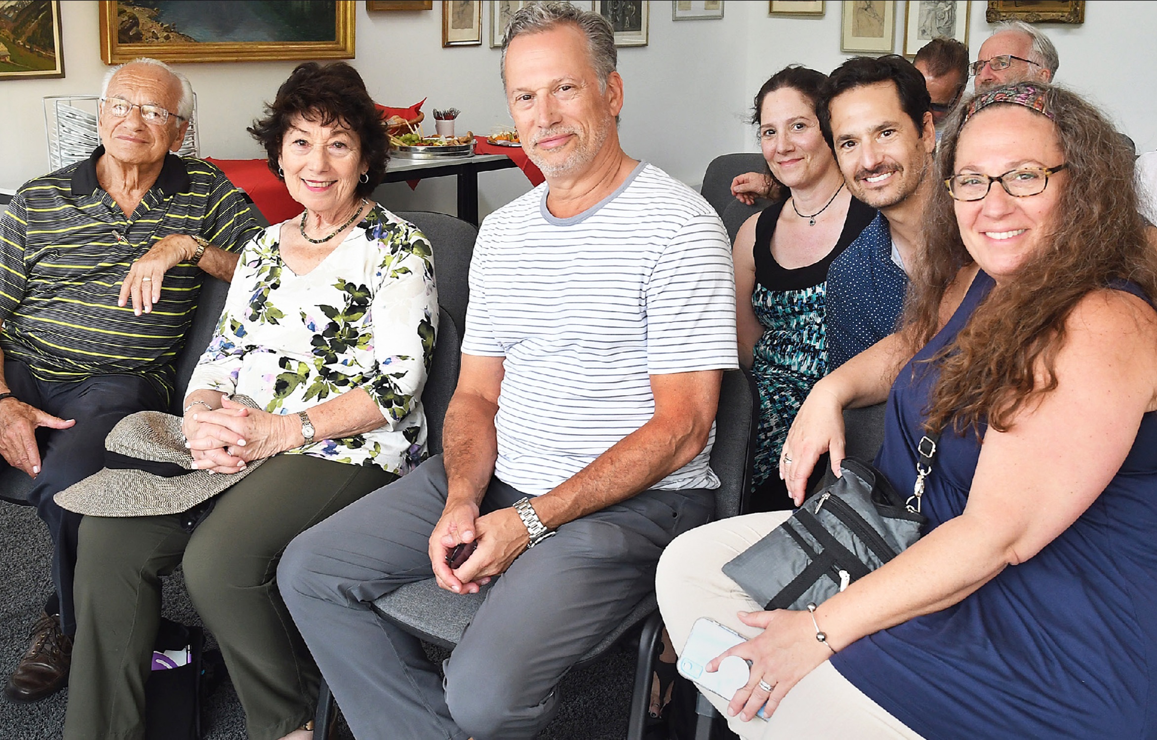 Vern, Sheila, Jerry, Randi, Michael und Laurel Gideon zu Besuch im Horber Rathaus, 2019.