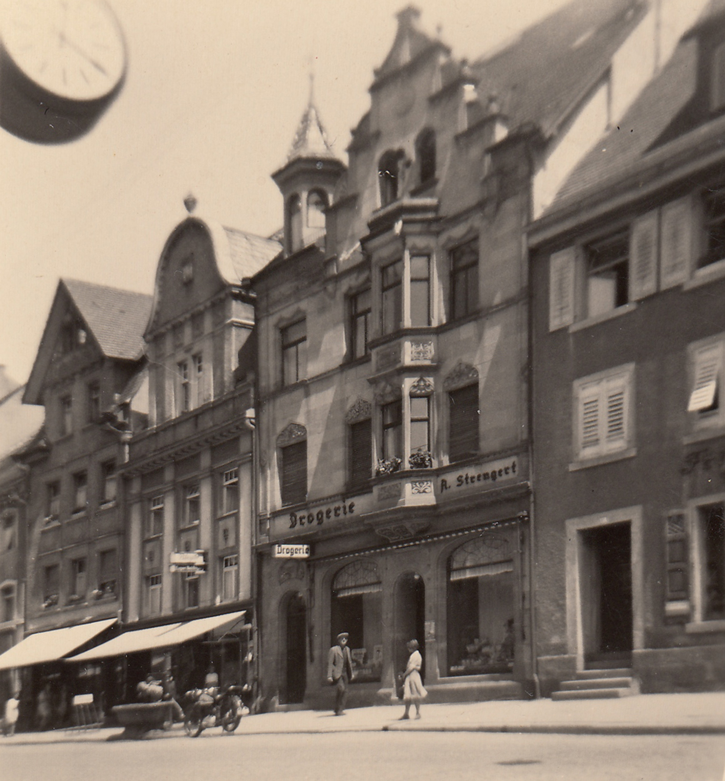 Das Wohnhaus der Familie Gideon in Villingen, im Erdgeschoss die Apotheke der Familie Strengert.